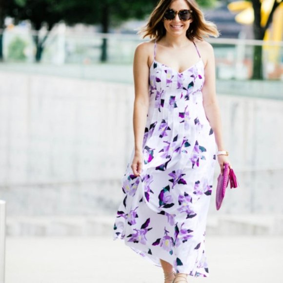 NWOT Banana Republic Light Floral Pattern - Size 4 - Picture 1 of 11